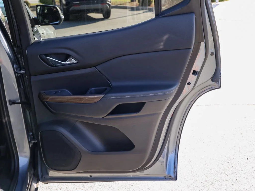 Used 2022 Gray GMC SLE image 19