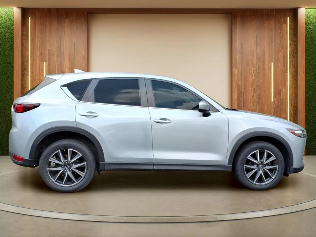Used 2018 Silver Mazda Touring image 35