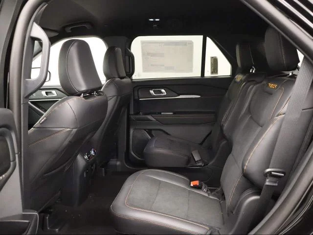 New 2026 Agate Black Metallic Ford Tremor® image 31