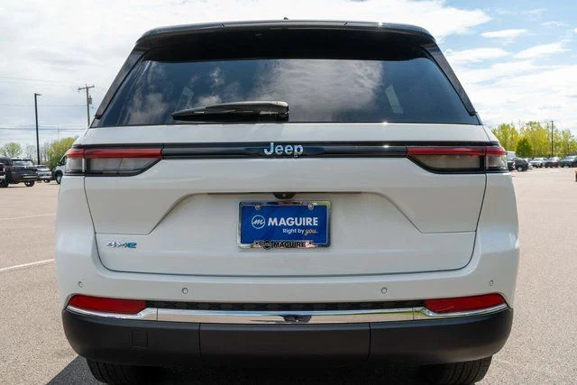 Used 2023 White Jeep 4xe image 7