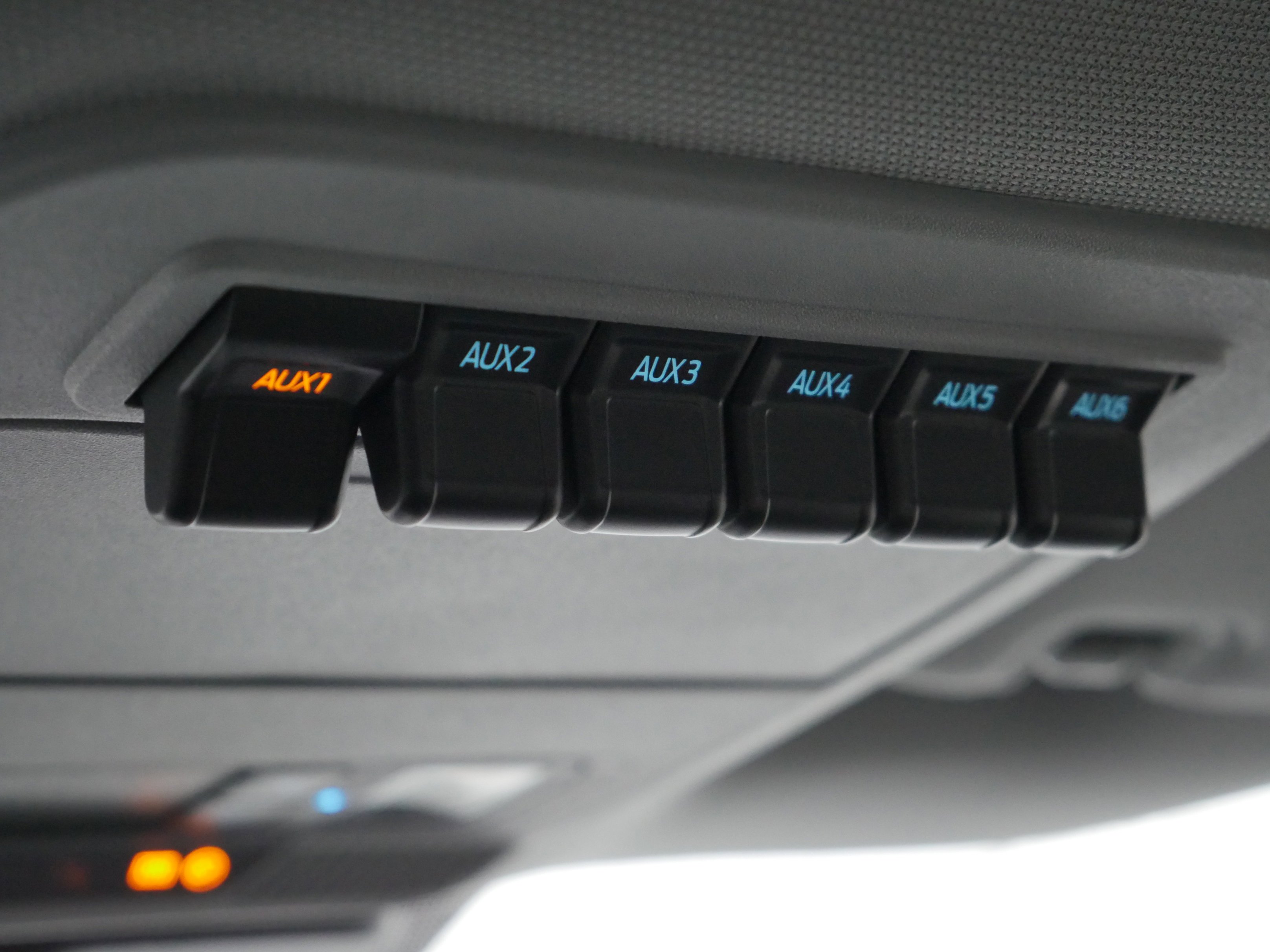 New 2026 Oxford White Ford F-550® XLT image 8