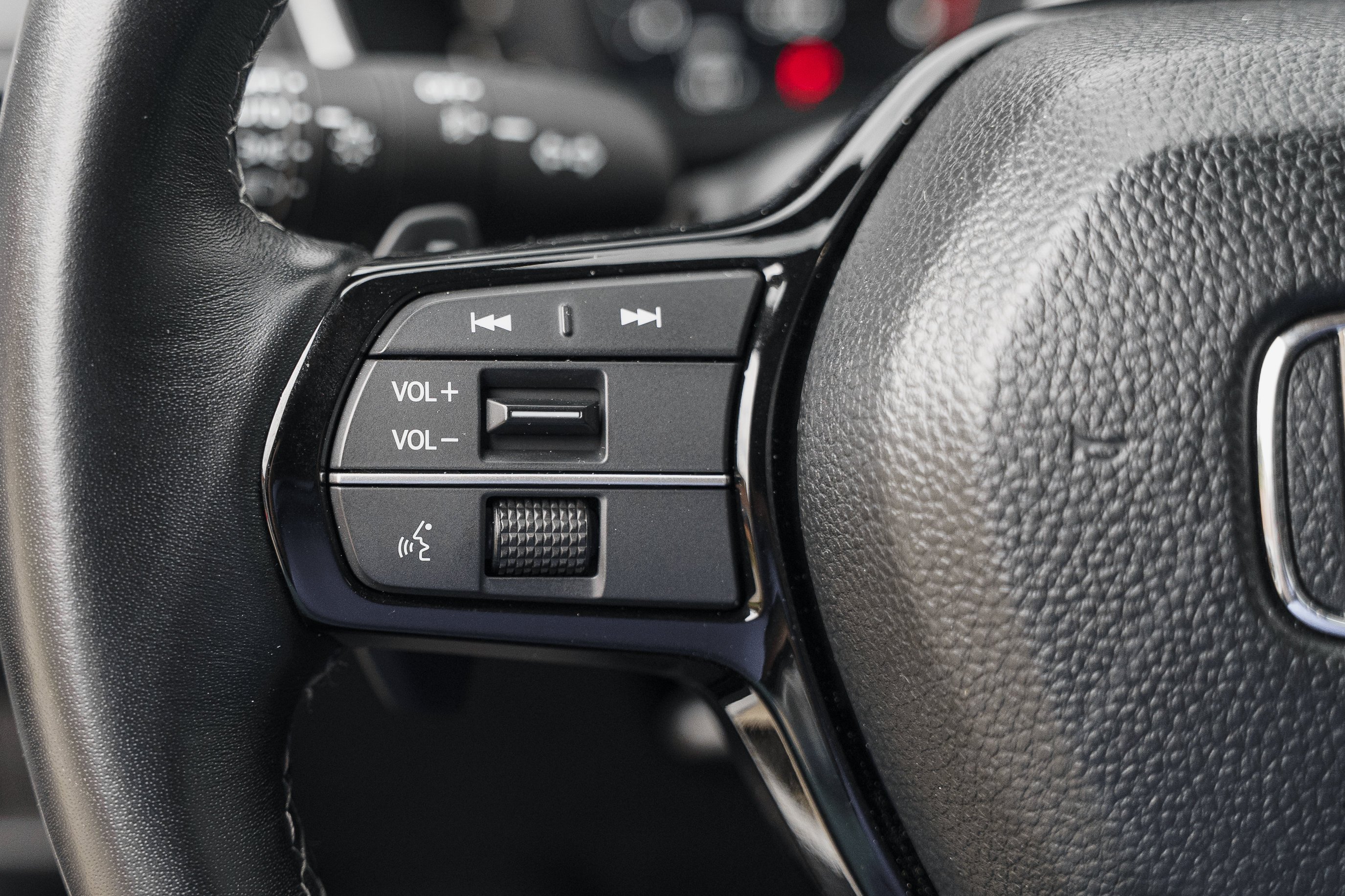 Used 2024 Platinum White Pearl Honda Touring image 14