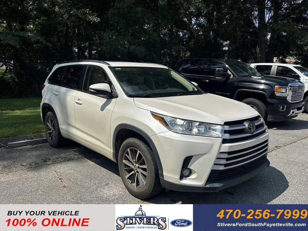 Used 2017 White Toyota XLE image 1