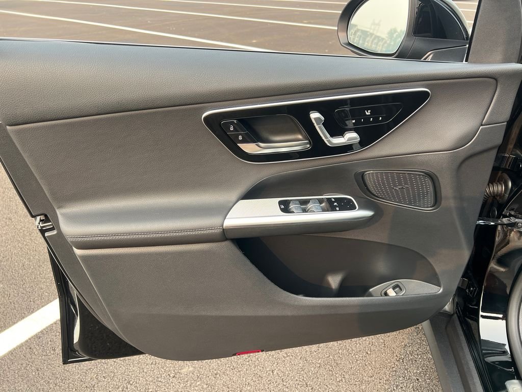 New 2026 Black Mercedes-Benz GLC 300 image 10