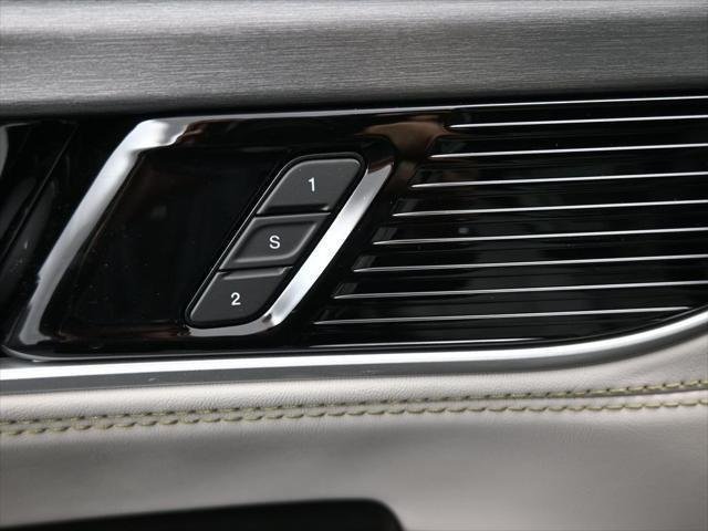 New 2026 Velvet Red Pearlcoat (DISC) Jeep Grand Wagoneer image 21