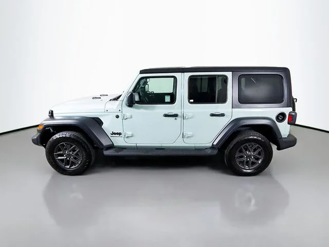 Used 2024 Gray Jeep Sport S image 4