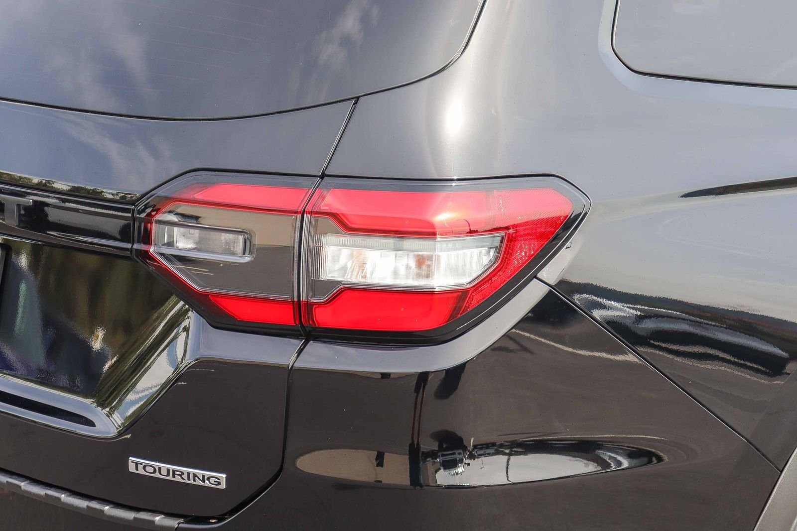 Used 2025 Crystal Black Pearl Honda Touring image 8