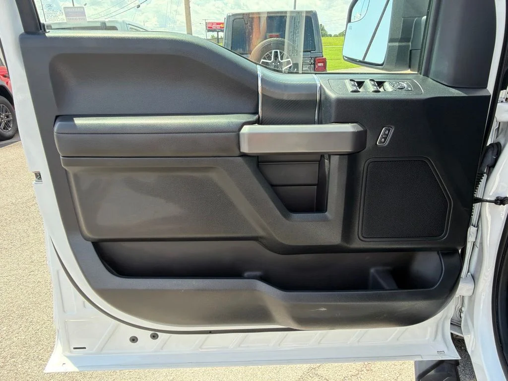 Used 2019 White Ford XLT image 27