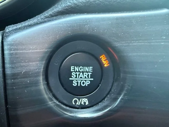 Used 2020 Granite Crystal Metallic Clearcoat Jeep Altitude image 34