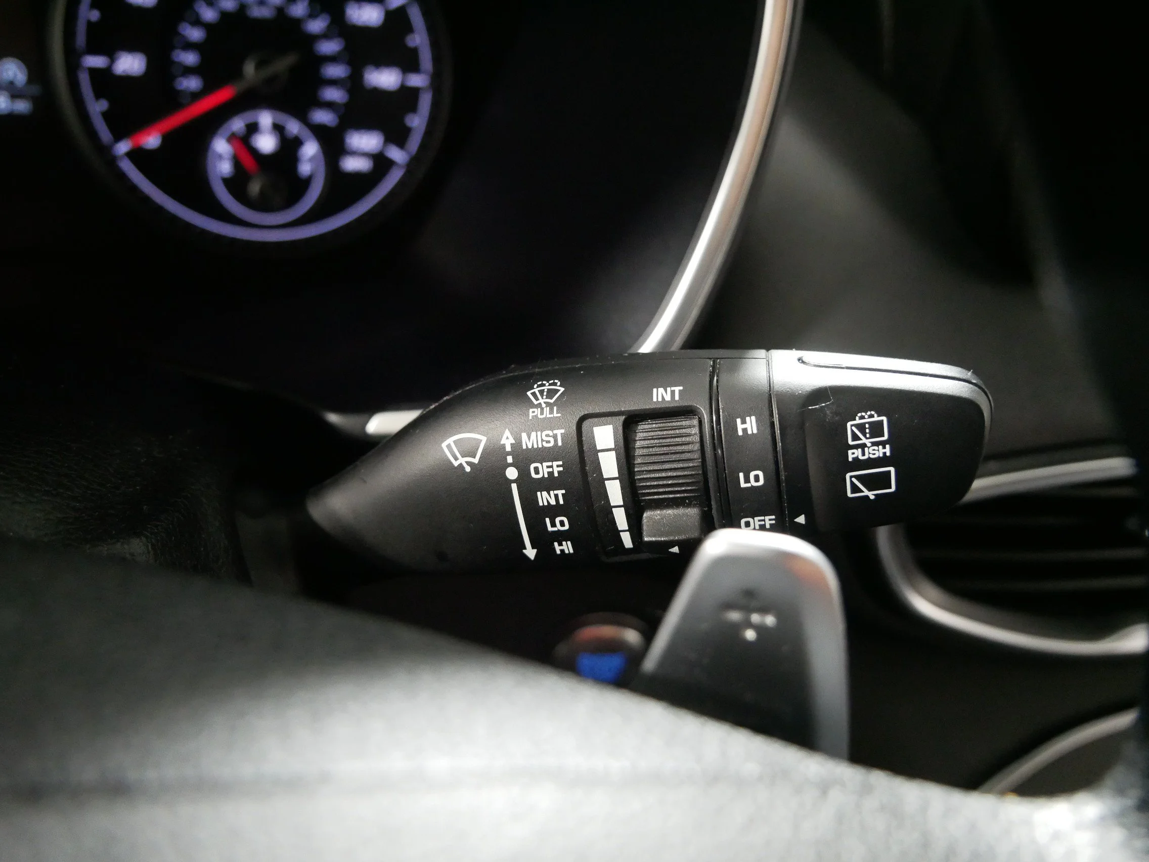 Used 2022 Hampton Gray Hyundai SEL image 31