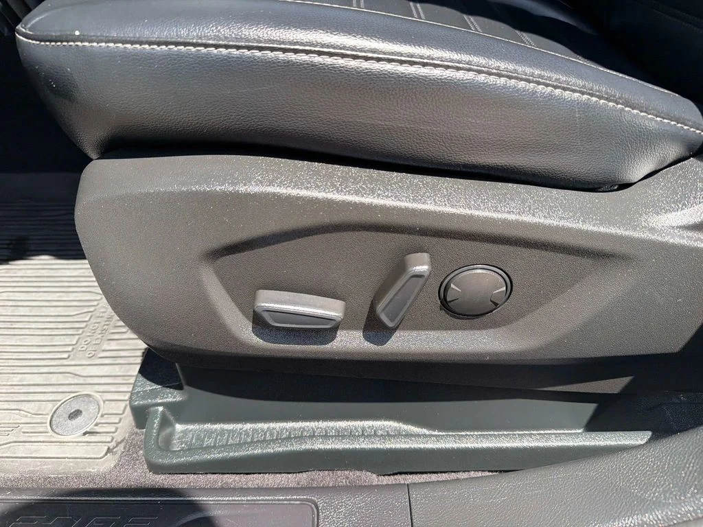 Used 2022 Star White Ford SEL image 19