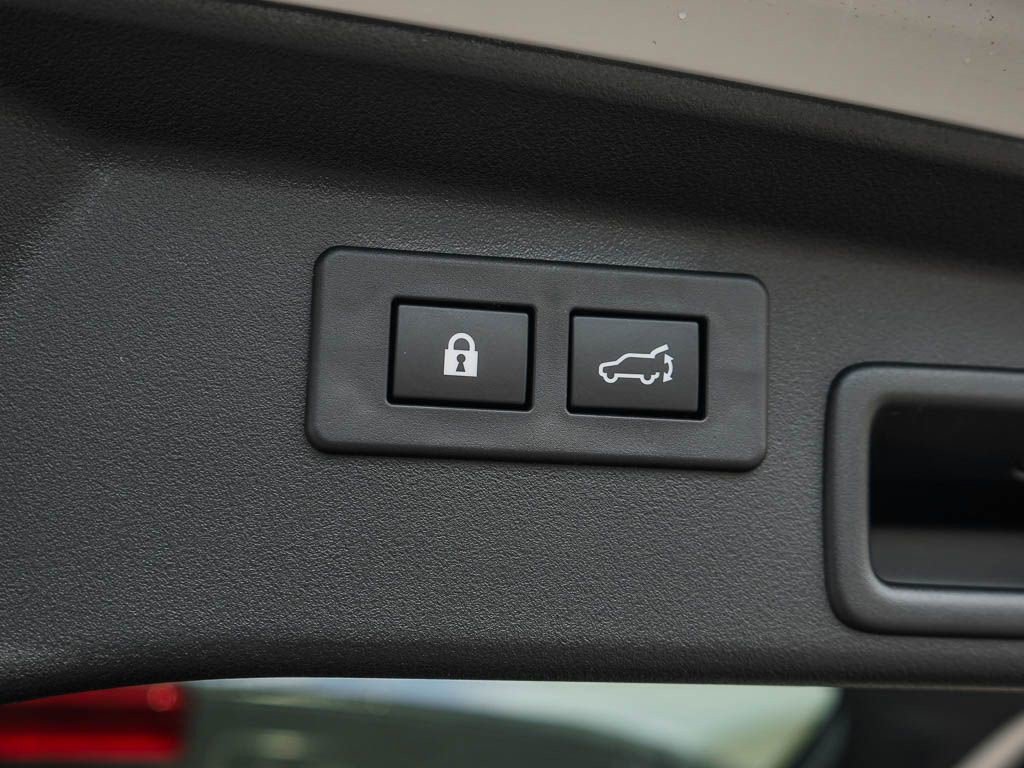 New 2026 CRYSTAL WHITE PEARL Subaru Premium image 9