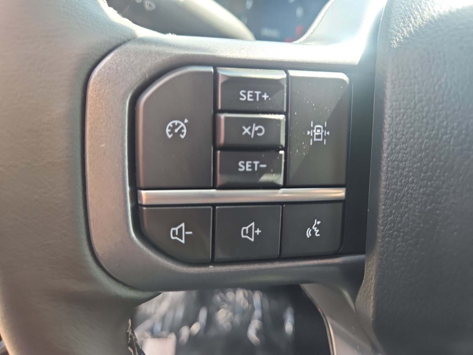 New 2026 Agate Black Metallic Ford XLT image 23
