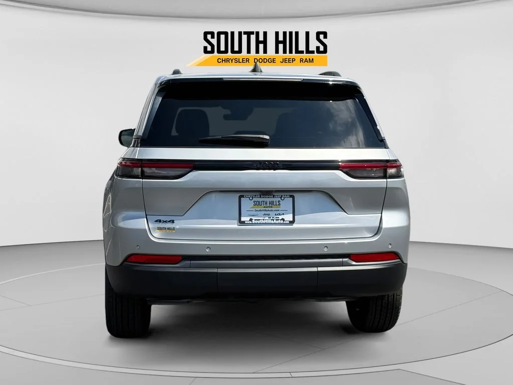 New 2026 Silver Zynith Jeep Altitude image 4
