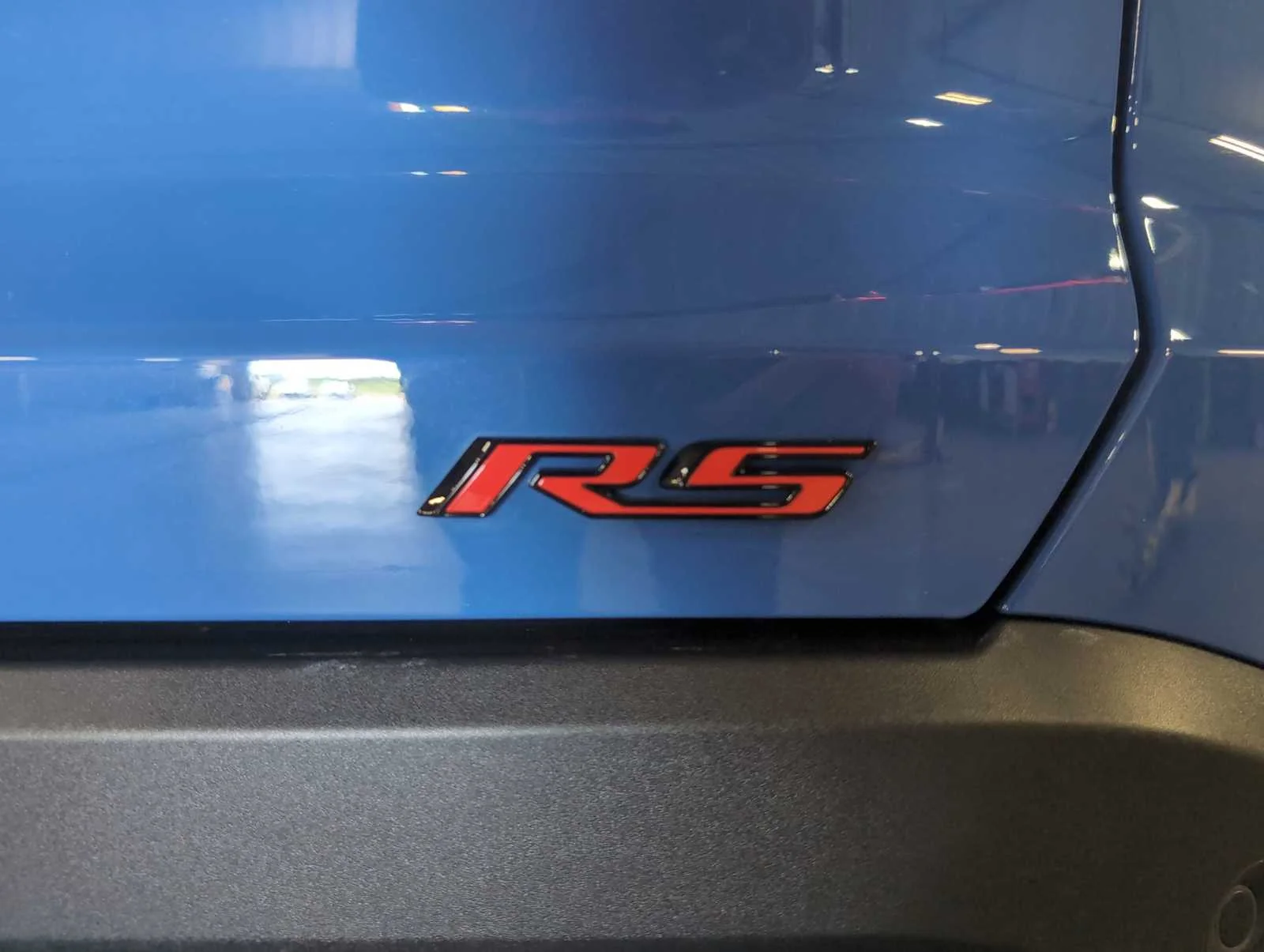 Used 2025 Reef Blue Metallic Chevrolet RS image 31