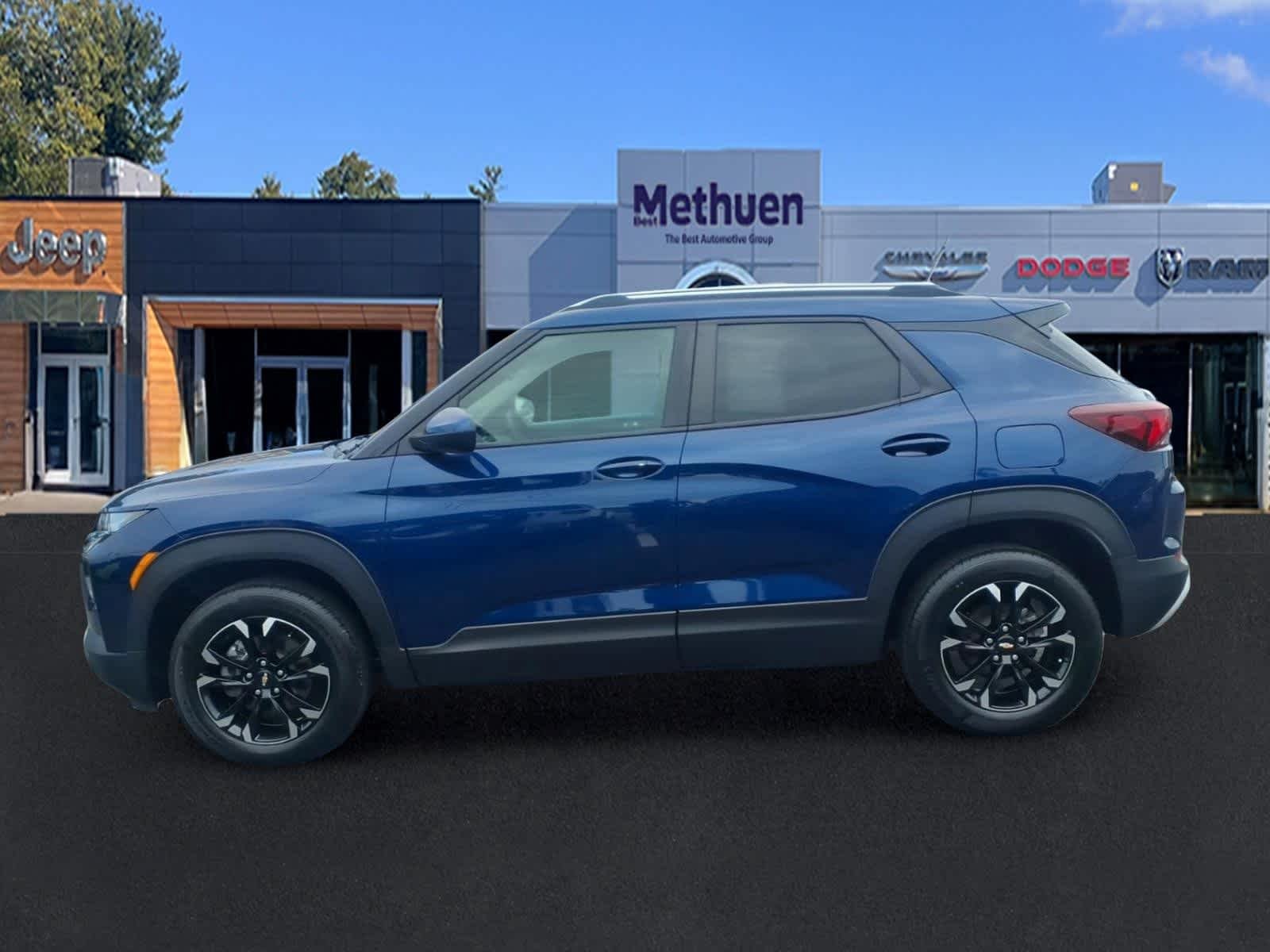 Used 2022 Blue Glow Metallic Chevrolet LT image 6