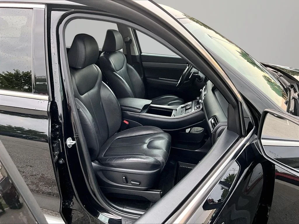 Used 2022 Black Hyundai SEL image 8