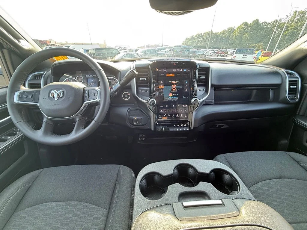 Used 2025 White Ram Big Horn image 9