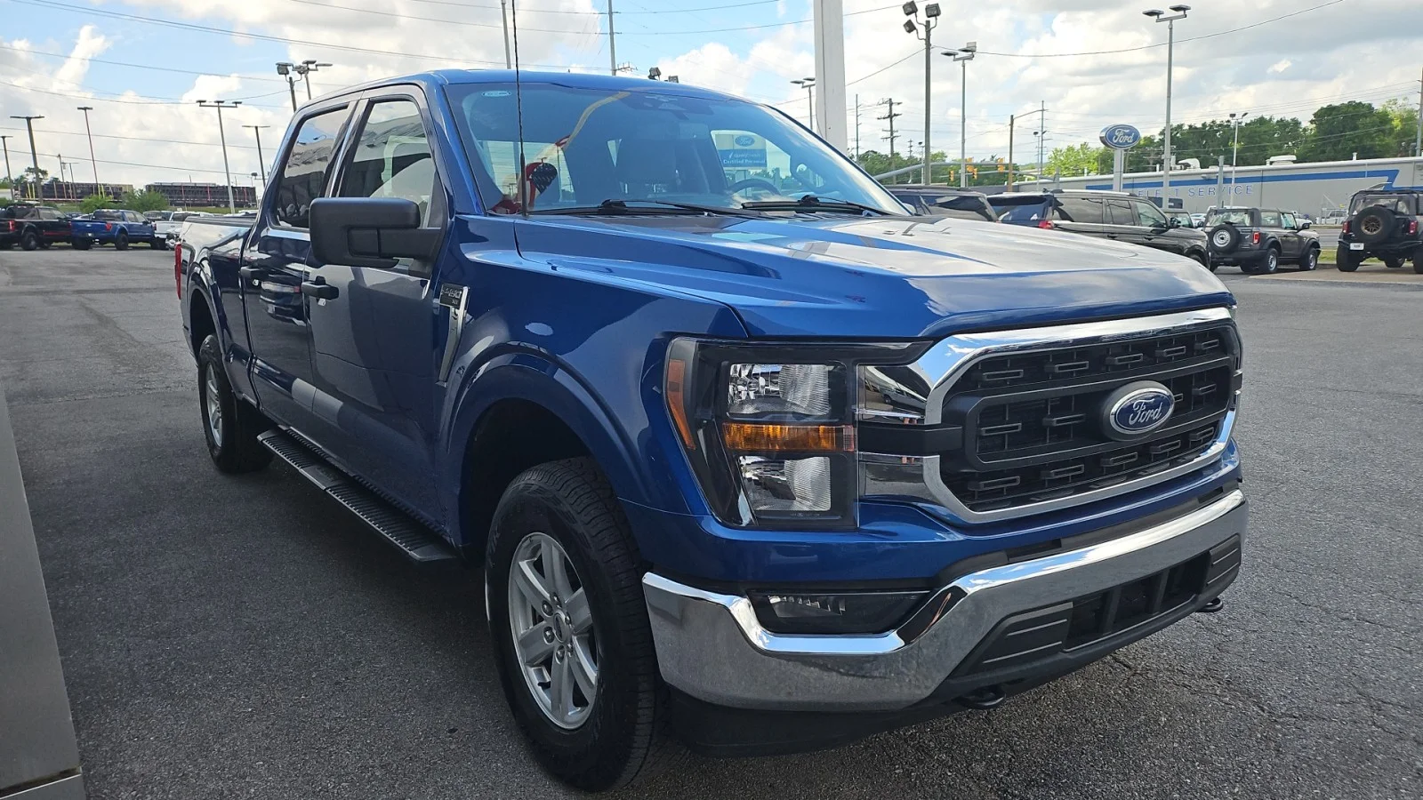 Used 2023 Blue Ford XLT image 6