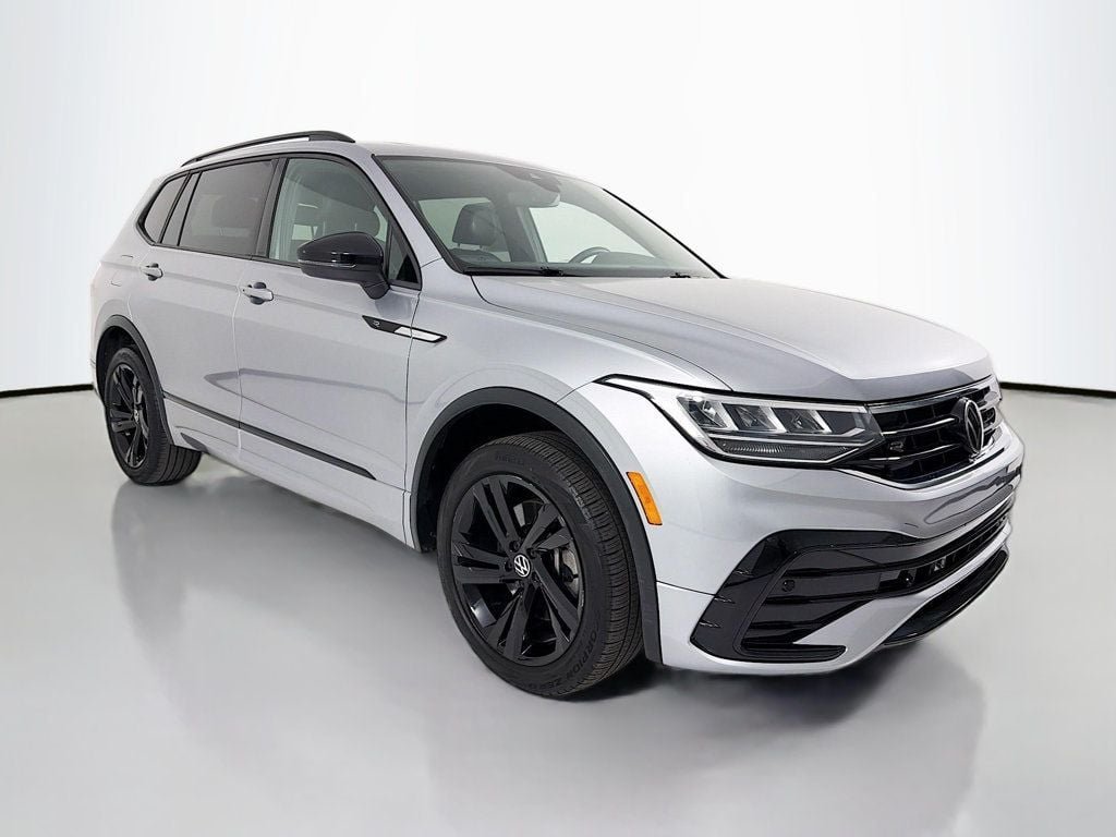 2024 Volkswagen Tiguan 2.0T SE R-Line Black 4Motion's photo