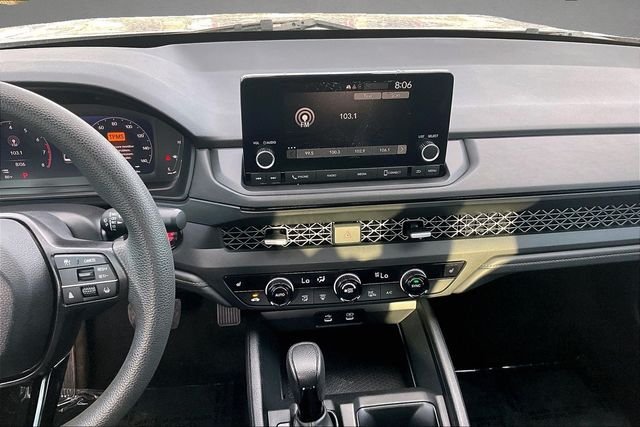 Used 2023 Silver Honda EX image 4