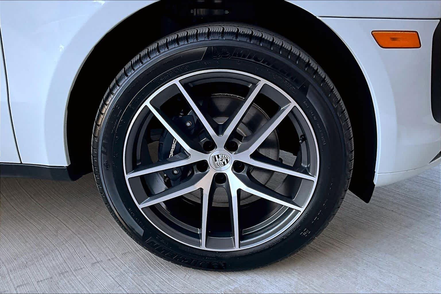2026 Porsche Macan - Photo 11