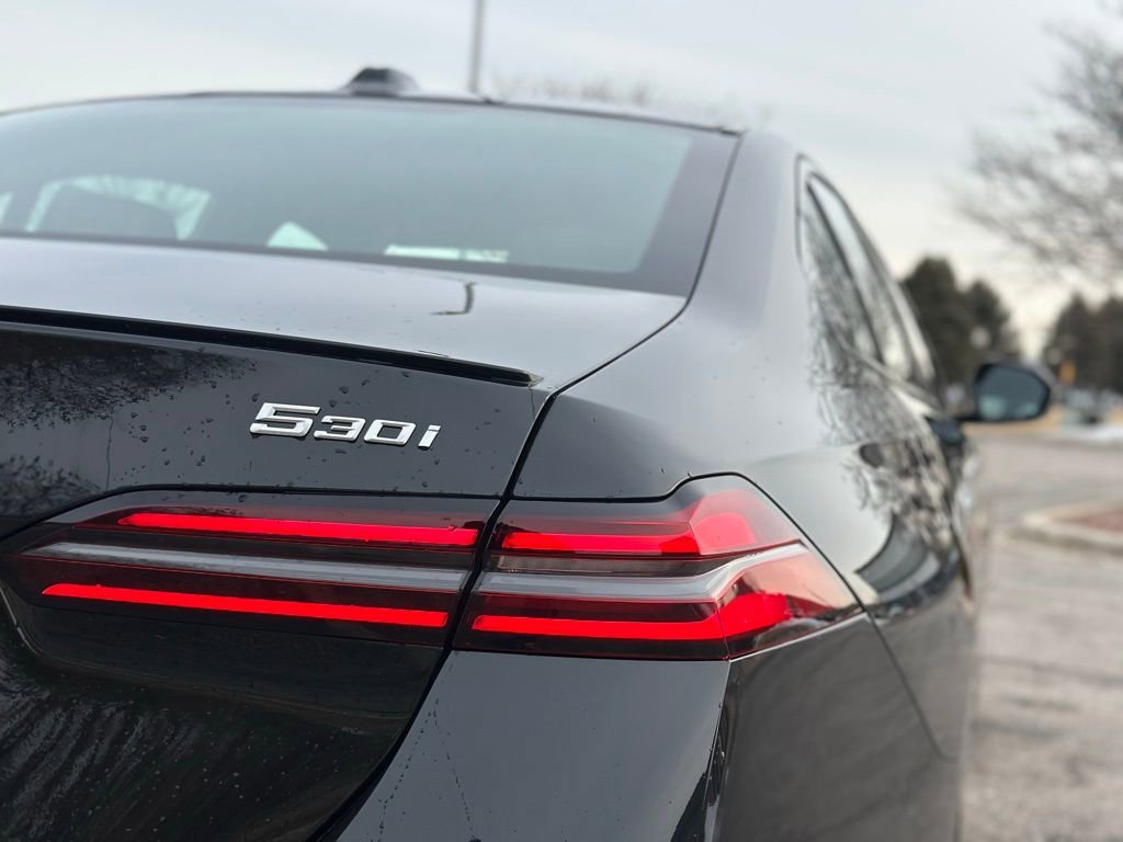 New 2026 Black Sapphire Metallic BMW 530i xDrive image 11