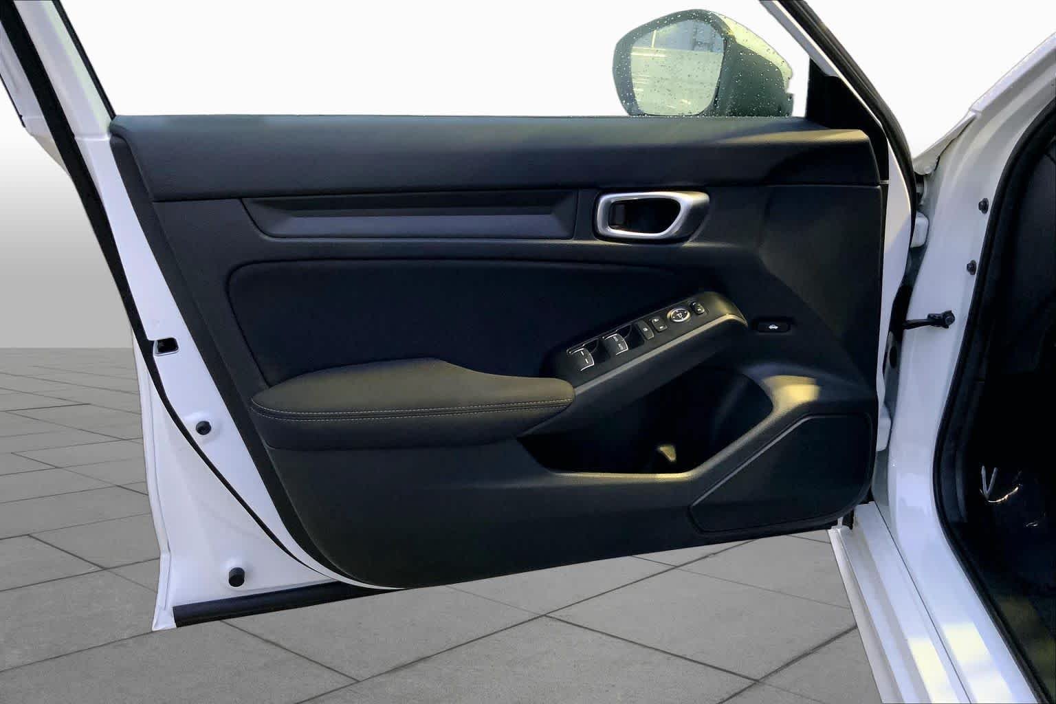 Used 2026 Platinum White Pearl Honda LX image 21