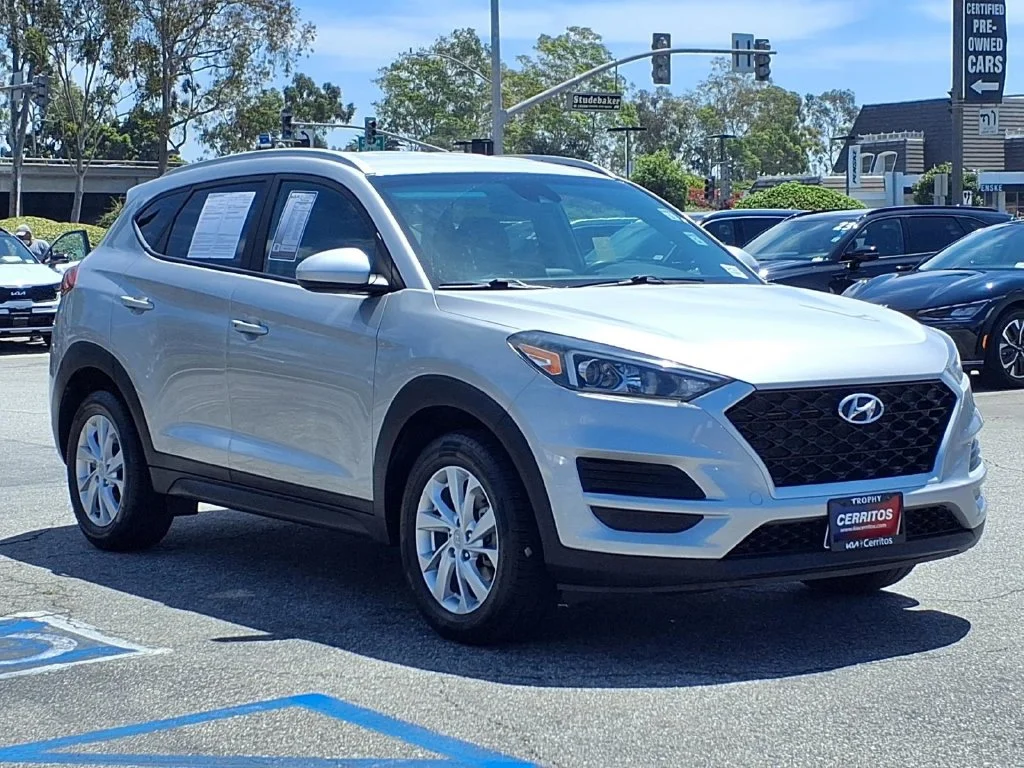 Used 2020 Silver Hyundai Value image 6