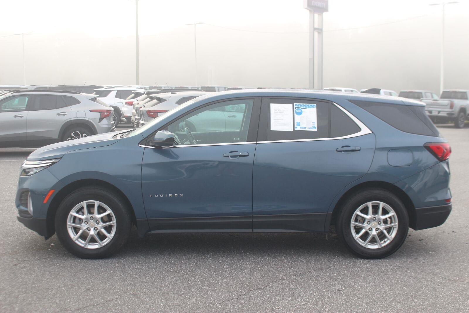 Used 2024 Lakeshore Blue Metallic Chevrolet LT image 4