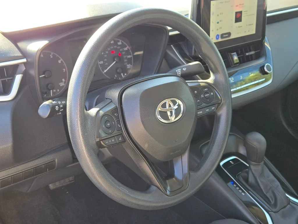 Used 2024 Classic Silver Me Toyota LE image 18