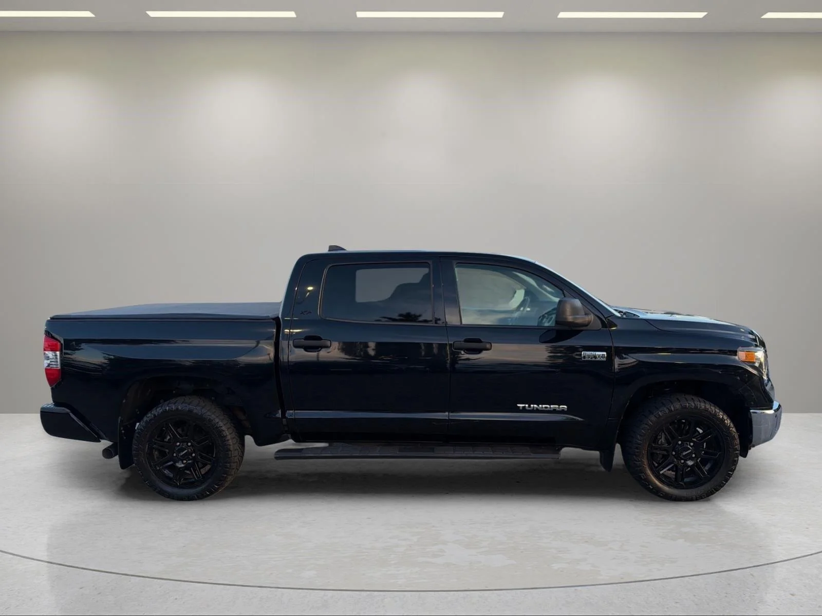 Used 2021 Midnight Black Metallic Toyota SR5 image 6