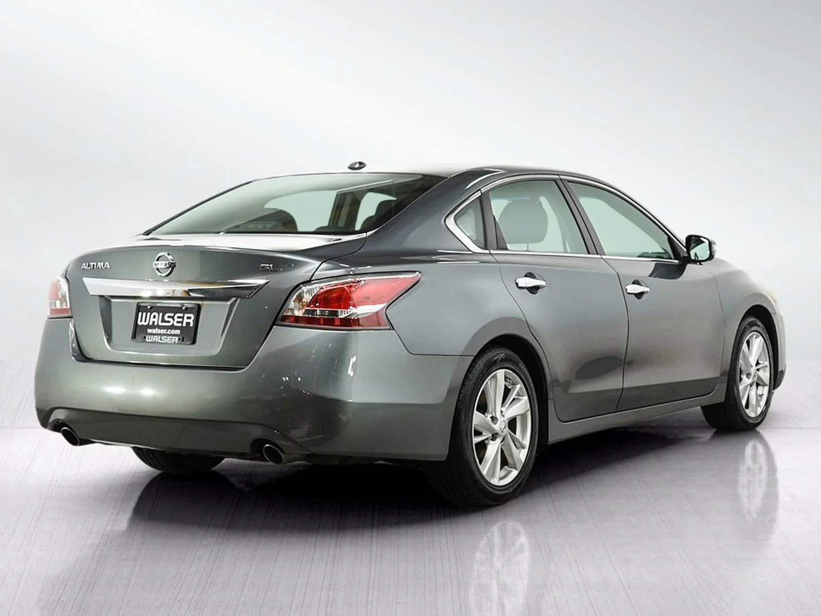 Used 2015 Gun Metallic Nissan 2.5 image 6