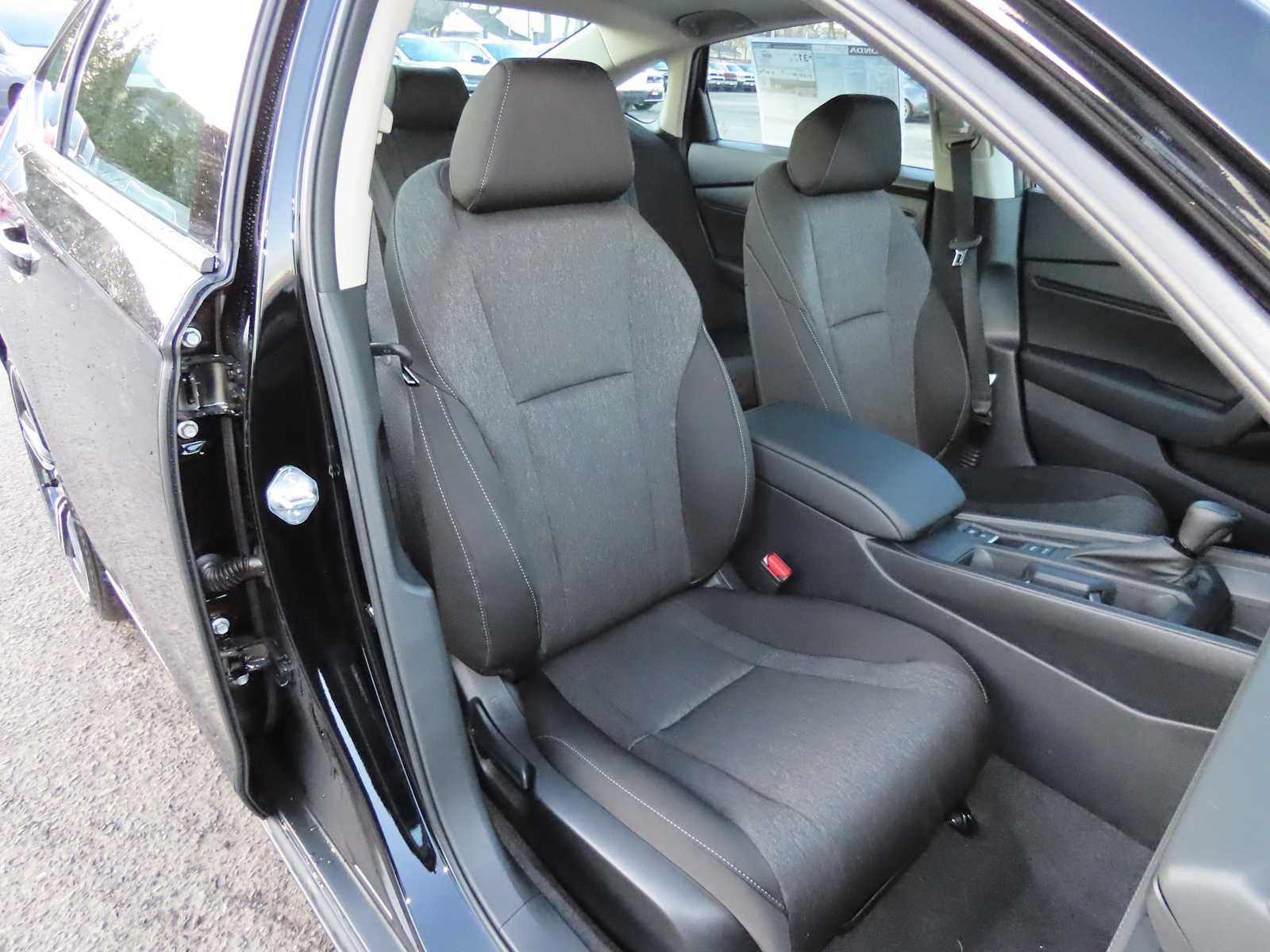 New 2026 Crystal Black Pearl Honda SE image 15