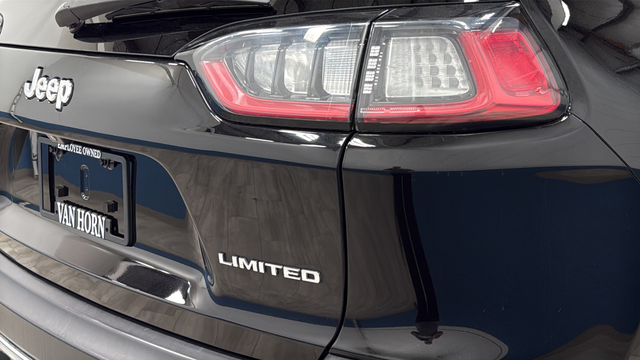 Used 2020 Diamond Black Crystal Pearlcoat Jeep Limited image 37