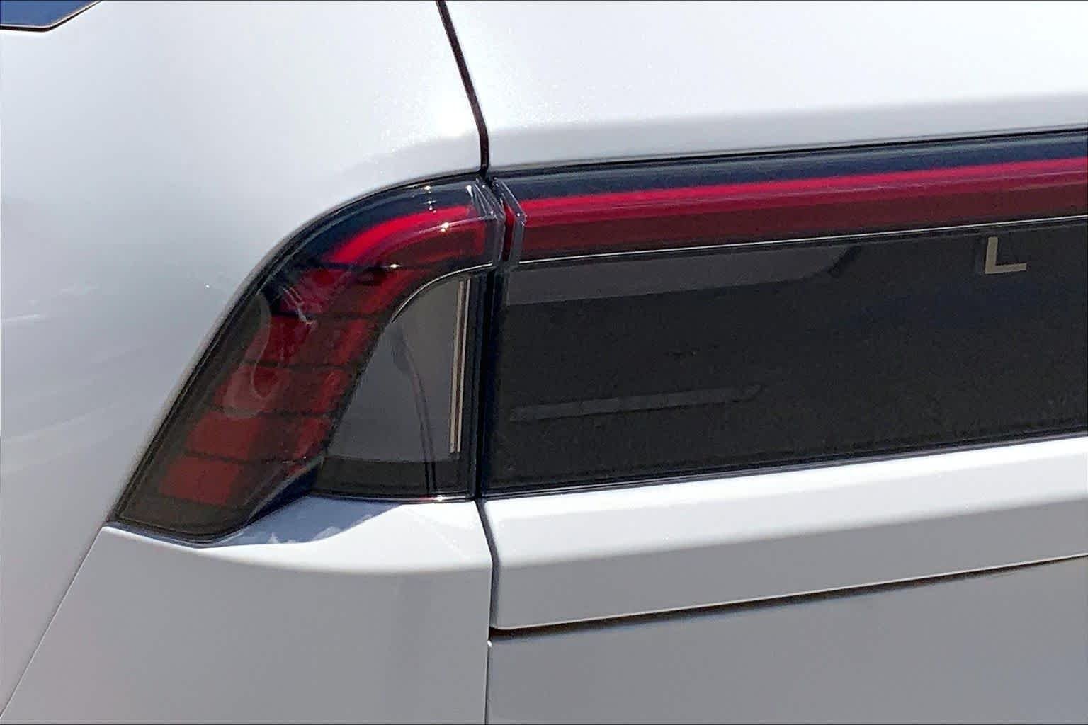 New 2026 Pristine White Metallic Tri-Coat Lincoln Reserve image 14