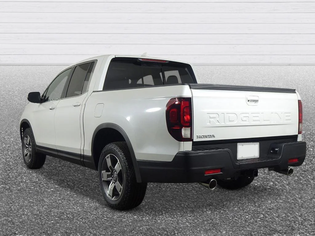 New 2026 Platinum White Pearl Honda RTL image 3