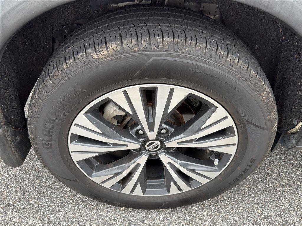 Used 2021 Pearl White Tricoat Nissan SV image 7