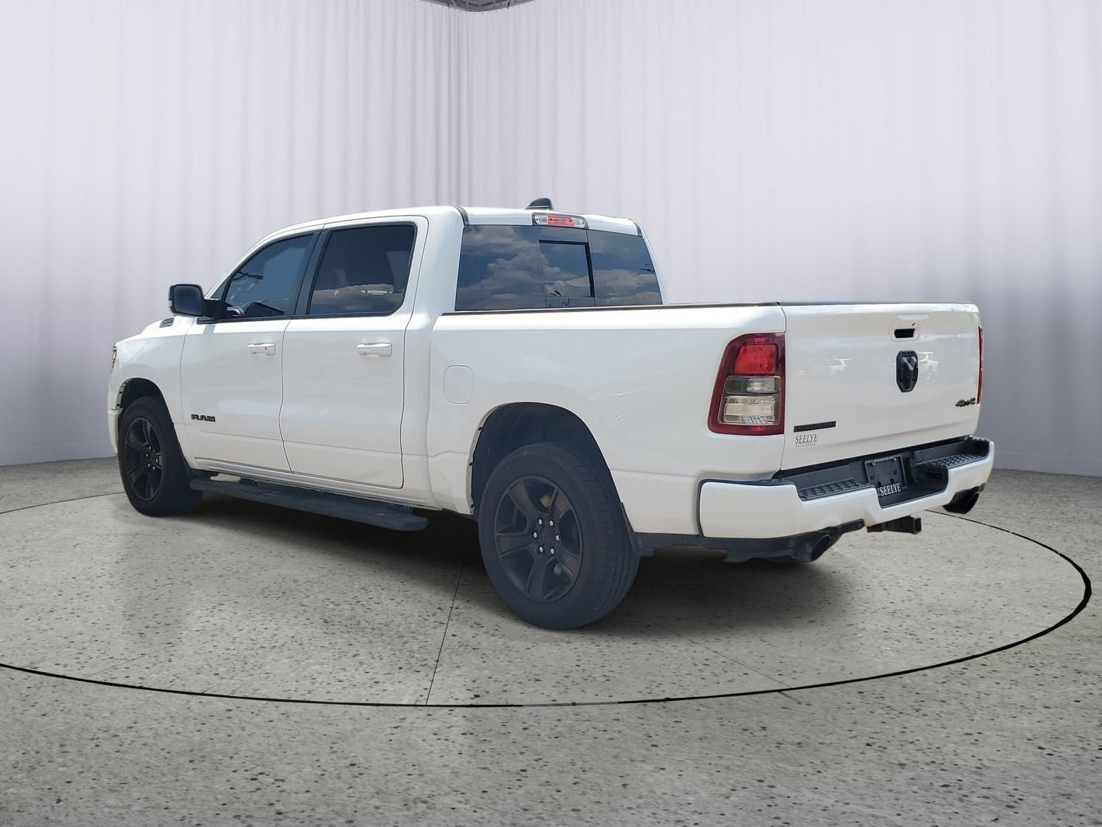 Used 2021 White Ram Big Horn/Lone Star image 3