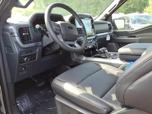New 2026 Carbonized Gray Metallic Ford XLT image 9