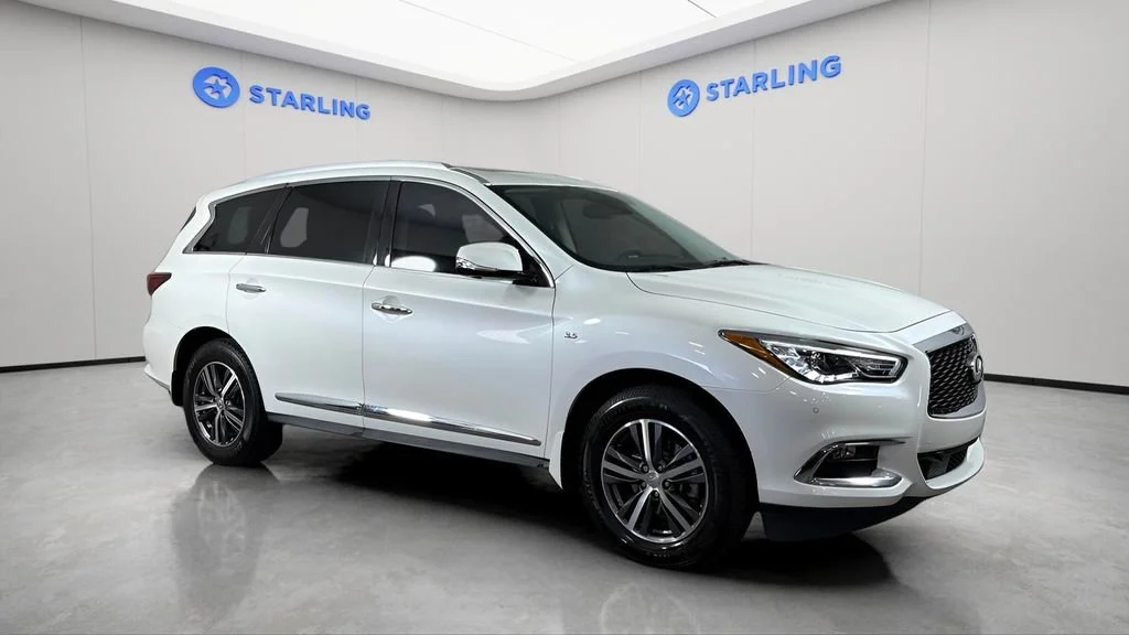 Used 2019 White INFINITI LUXE image 13
