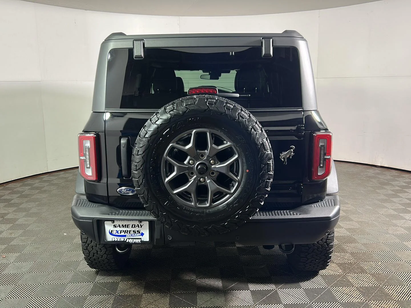 Used 2025 Shadow Black Ford Badlands image 7