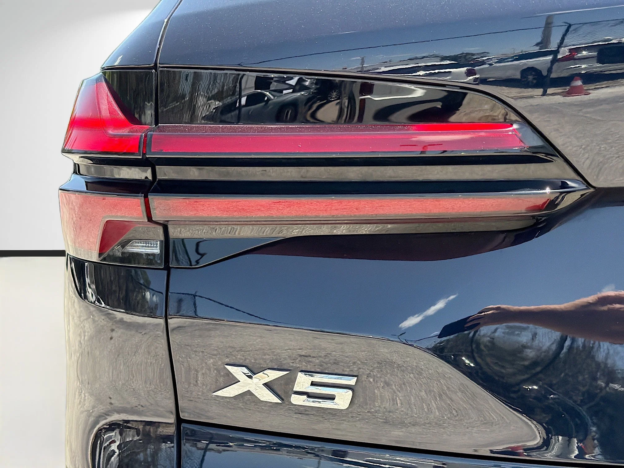 Certified Used 2025 Carbon Black Metallic BMW xDrive40i image 10