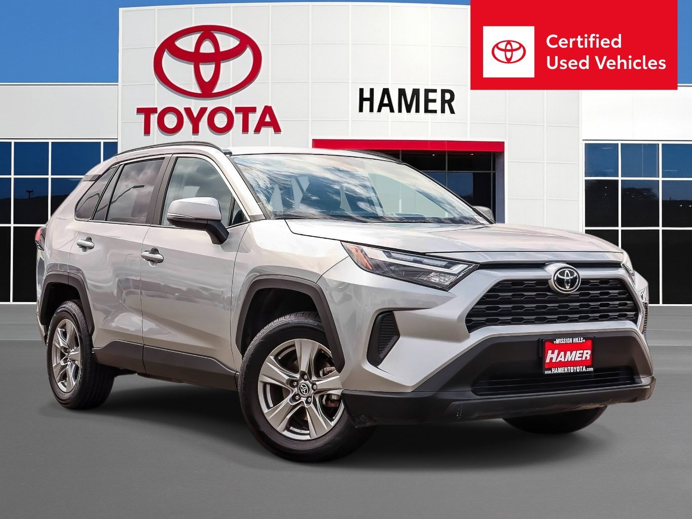 2025 Toyota RAV4 XLE FWD's photo