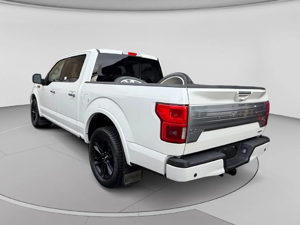 Used 2018 White Ford Limited image 3
