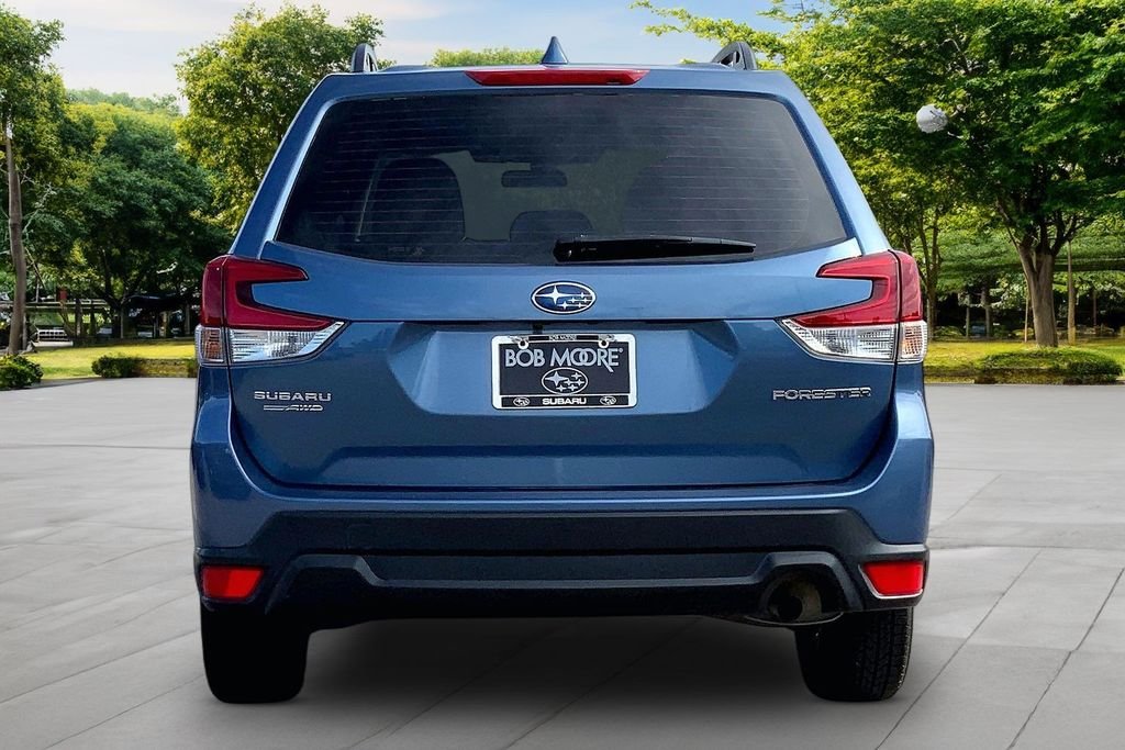 Used 2023 Blue Subaru Base image 5