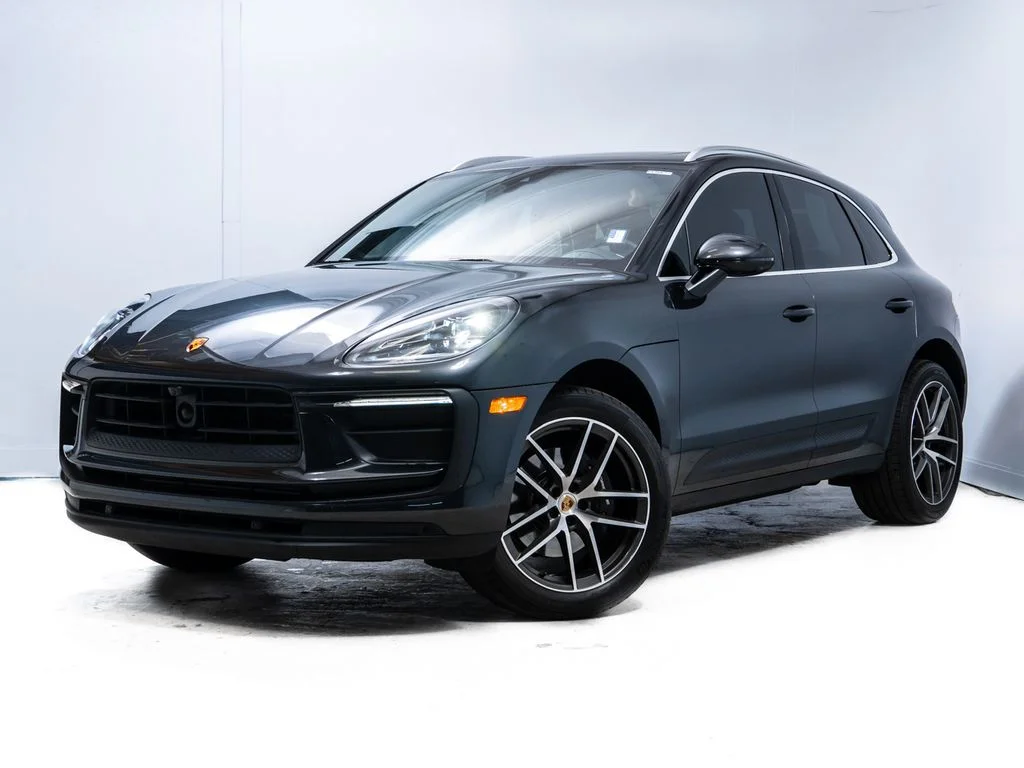 2024 Porsche Macan T's photo