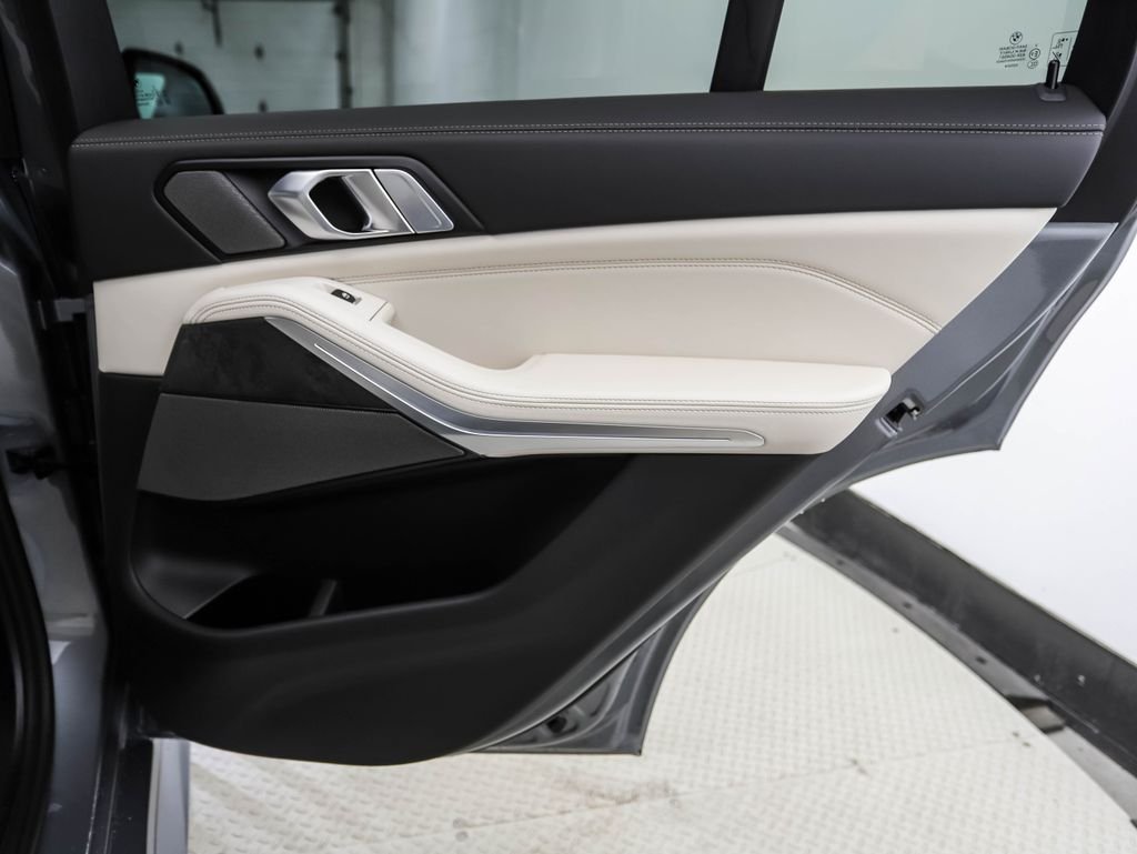 New 2026 Gray Metallic BMW xDrive40i image 24