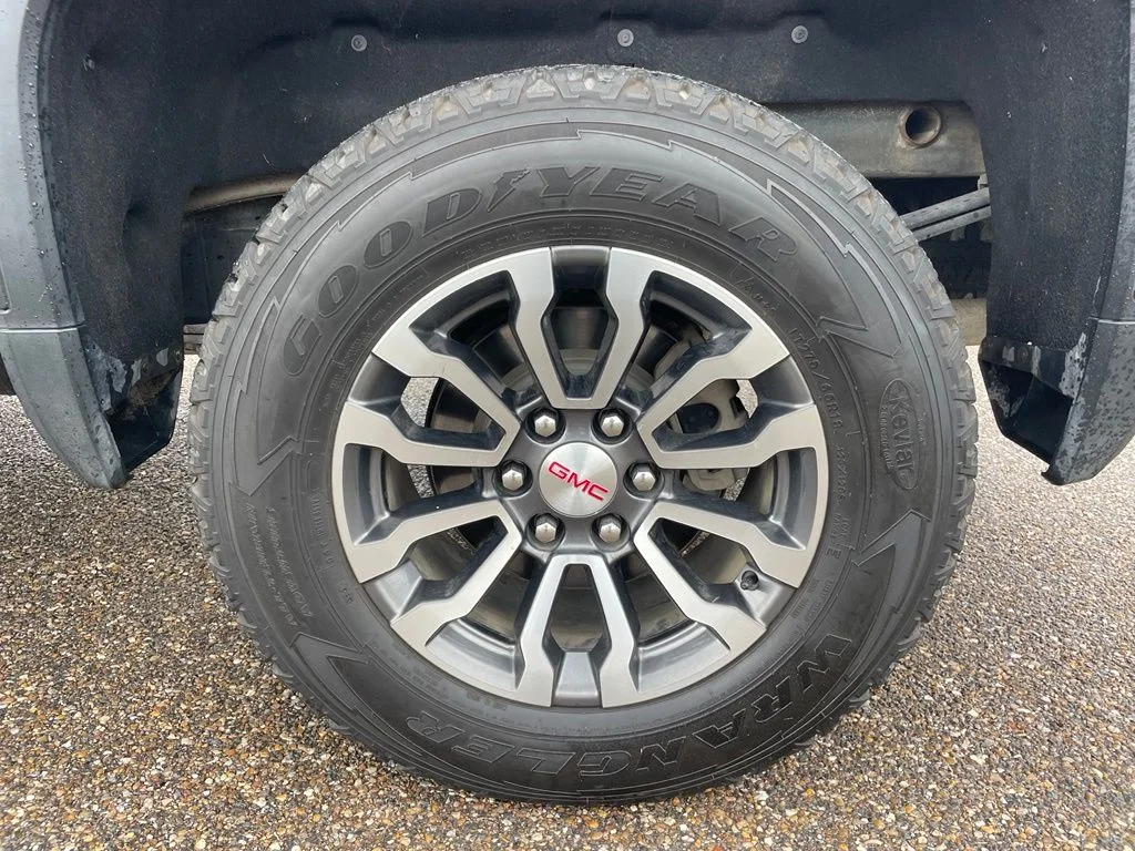 Used 2021 Black GMC AT4 image 17