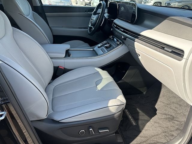 Used 2024 Black Hyundai SEL image 11